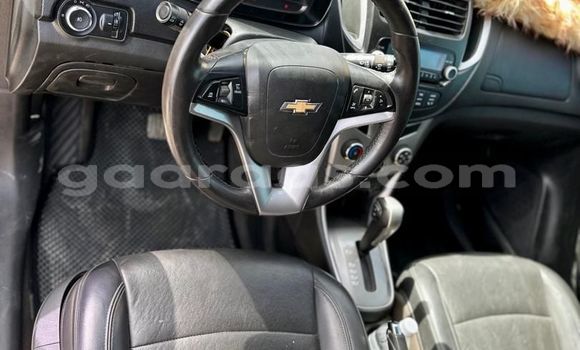 Buy Used Chevrolet Tahoe White Car in Dakar in Dakar Buy Used Chevrolet Tahoe White Car in Dakar in Dakar