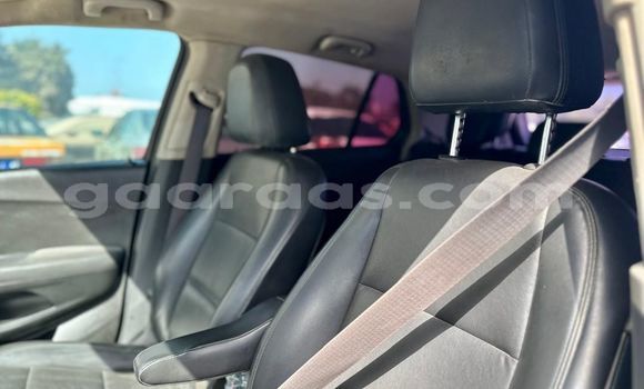 Buy Used Chevrolet Tahoe White Car in Dakar in Dakar Buy Used Chevrolet Tahoe White Car in Dakar in Dakar