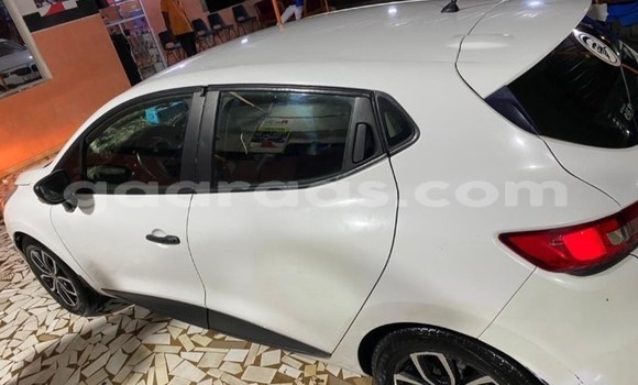 Dieundeu Occasion Renault Clio White Auto in Dakar in Dakar Dieundeu Occasion Renault Clio White Auto in Dakar in Dakar