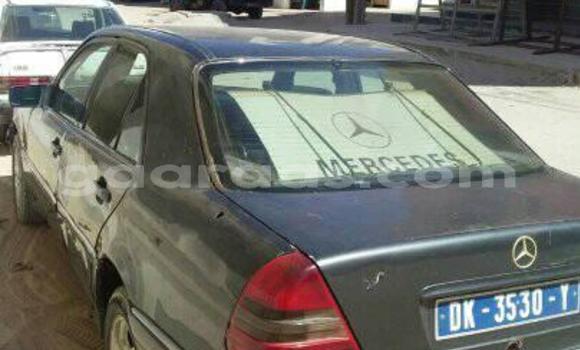 Acheter Occasion Voiture Mercedes‒Benz C–Class Noir à Dakar, Dakar Acheter Occasion Voiture Mercedes‒Benz C–Class Noir à Dakar, Dakar