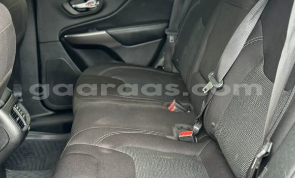 Buy Import Jeep Cherokee Red Car in Dakar in Dakar Buy Import Jeep Cherokee Red Car in Dakar in Dakar