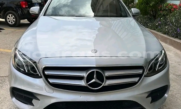 Dieundeu Occasion Mercedes-Benz E200 Other Auto in Dakar in Dakar Dieundeu Occasion Mercedes-Benz E200 Other Auto in Dakar in Dakar