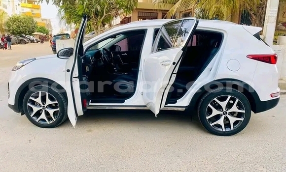 Dieundeu Occasion Kia Sportage White Auto in Dakar in Dakar Dieundeu Occasion Kia Sportage White Auto in Dakar in Dakar