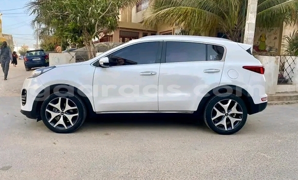 Dieundeu Occasion Kia Sportage White Auto in Dakar in Dakar Dieundeu Occasion Kia Sportage White Auto in Dakar in Dakar
