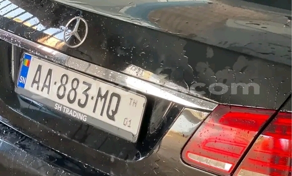 Dieundeu Occasion Mercedes-Benz E200 Black Auto in Dakar in Dakar Dieundeu Occasion Mercedes-Benz E200 Black Auto in Dakar in Dakar