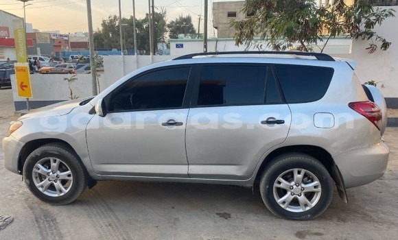 Dieundeu Occasion Toyota RAV4 Silver Auto in Dakar in Dakar Dieundeu Occasion Toyota RAV4 Silver Auto in Dakar in Dakar