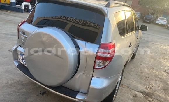 Dieundeu Occasion Toyota RAV4 Silver Auto in Dakar in Dakar Dieundeu Occasion Toyota RAV4 Silver Auto in Dakar in Dakar