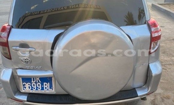 Dieundeu Occasion Toyota RAV4 Silver Auto in Dakar in Dakar Dieundeu Occasion Toyota RAV4 Silver Auto in Dakar in Dakar