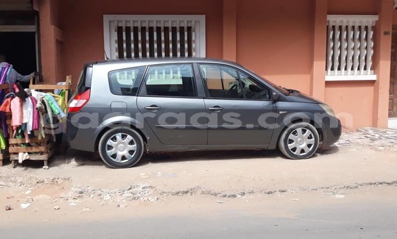 Dieundeu Occasion Renault Scenic Silver Auto in Dakar in Dakar Dieundeu Occasion Renault Scenic Silver Auto in Dakar in Dakar