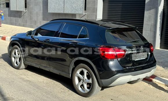 Acheter Import Voiture Mercedes‒Benz GLA-klasse Noir à Dakar, Dakar