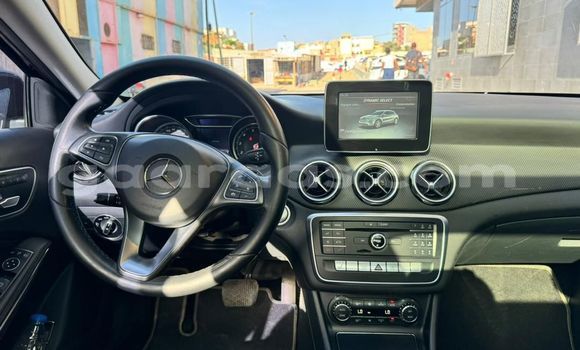 Acheter Import Voiture Mercedes‒Benz GLA-klasse Noir à Dakar, Dakar Acheter Import Voiture Mercedes‒Benz GLA-klasse Noir à Dakar, Dakar