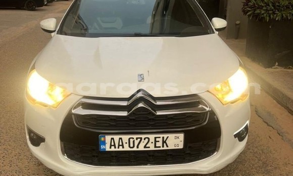 Acheter Occasion Voiture Citroen DS4 Blanc à Dakar, Dakar Acheter Occasion Voiture Citroen DS4 Blanc à Dakar, Dakar