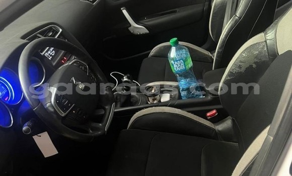 Acheter Occasion Voiture Citroen DS4 Blanc à Dakar, Dakar Acheter Occasion Voiture Citroen DS4 Blanc à Dakar, Dakar