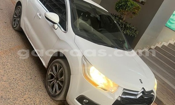 Acheter Occasion Voiture Citroen DS4 Blanc à Dakar, Dakar Acheter Occasion Voiture Citroen DS4 Blanc à Dakar, Dakar