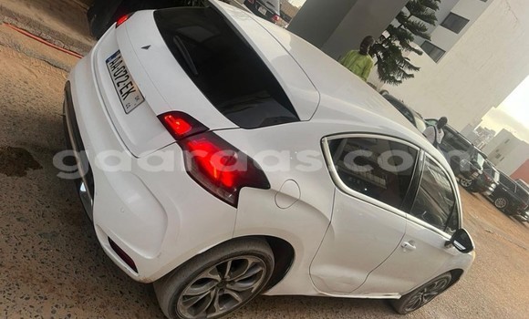 Acheter Occasion Voiture Citroen DS4 Blanc à Dakar, Dakar Acheter Occasion Voiture Citroen DS4 Blanc à Dakar, Dakar