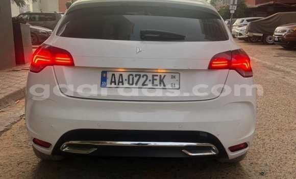 Acheter Occasion Voiture Citroen DS4 Blanc à Dakar, Dakar Acheter Occasion Voiture Citroen DS4 Blanc à Dakar, Dakar