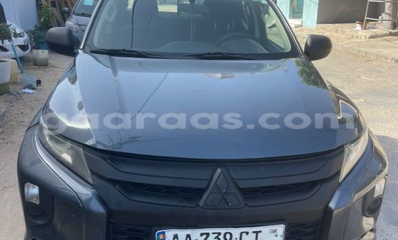 Buy Used Mitsubishi L200 Blue Car in Dakar in Dakar