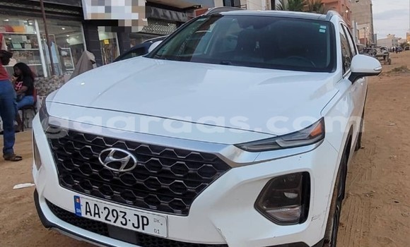 Buy Used Hyundai Santa Fe White Car in Rufisque in Dakar Buy Used Hyundai Santa Fe White Car in Rufisque in Dakar