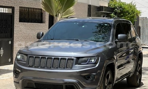 Dieundeu Occasion Jeep Grand Cherokee Silver Auto in Dakar in Dakar Dieundeu Occasion Jeep Grand Cherokee Silver Auto in Dakar in Dakar