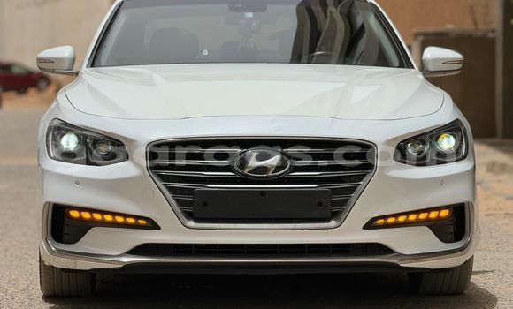 Dieundeu Occasion Hyundai Grandeur White Auto in Dakar in Dakar