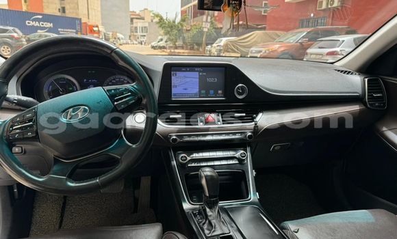 Buy Used Hyundai Grandeur White Car in Dakar in Dakar Buy Used Hyundai Grandeur White Car in Dakar in Dakar