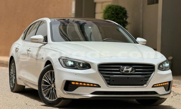 Buy Used Hyundai Grandeur White Car in Dakar in Dakar Buy Used Hyundai Grandeur White Car in Dakar in Dakar