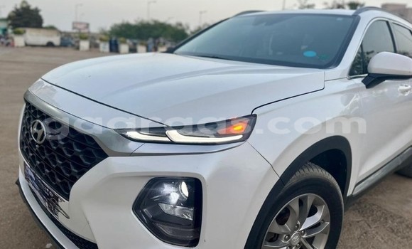 Buy Used Hyundai Santa Fe White Car in Dakar in Dakar Buy Used Hyundai Santa Fe White Car in Dakar in Dakar