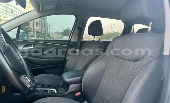 Buy Used Hyundai Santa Fe White Car in Dakar in Dakar Buy Used Hyundai Santa Fe White Car in Dakar in Dakar