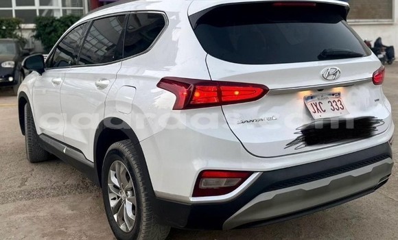 Buy Used Hyundai Santa Fe White Car in Dakar in Dakar Buy Used Hyundai Santa Fe White Car in Dakar in Dakar