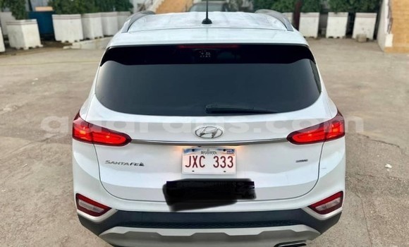Buy Used Hyundai Santa Fe White Car in Dakar in Dakar Buy Used Hyundai Santa Fe White Car in Dakar in Dakar