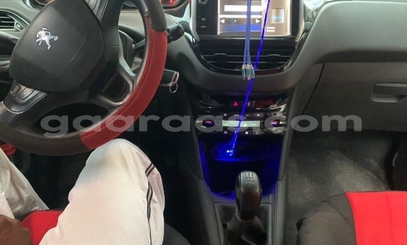 Acheter Occasion Voiture Peugeot 208 Blanc à Dakar, Dakar Acheter Occasion Voiture Peugeot 208 Blanc à Dakar, Dakar