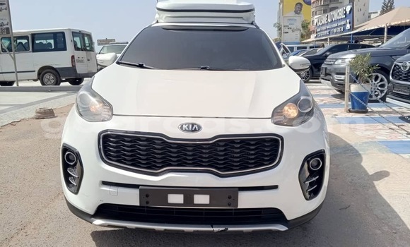 Buy Used Kia Sportage White Car in Dakar in Dakar