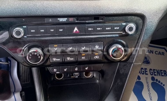 Acheter Occasion Voiture Kia Sportage Blanc à Dakar, Dakar Acheter Occasion Voiture Kia Sportage Blanc à Dakar, Dakar