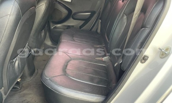 Buy Used Hyundai Tucson White Car in Dakar in Dakar Buy Used Hyundai Tucson White Car in Dakar in Dakar