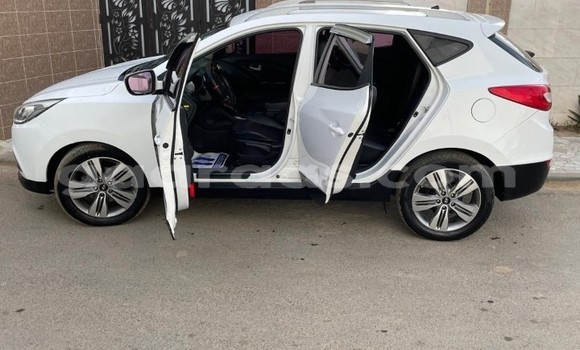 Buy Used Hyundai Tucson White Car in Dakar in Dakar Buy Used Hyundai Tucson White Car in Dakar in Dakar