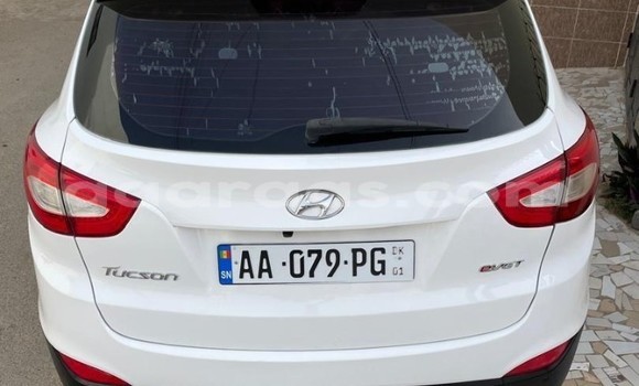 Buy Used Hyundai Tucson White Car in Dakar in Dakar Buy Used Hyundai Tucson White Car in Dakar in Dakar
