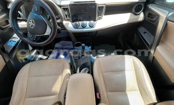 Dieundeu Occasion Toyota RAV4 White Auto in Dakar in Dakar Dieundeu Occasion Toyota RAV4 White Auto in Dakar in Dakar