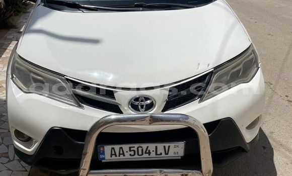 Dieundeu Occasion Toyota RAV4 White Auto in Dakar in Dakar Dieundeu Occasion Toyota RAV4 White Auto in Dakar in Dakar