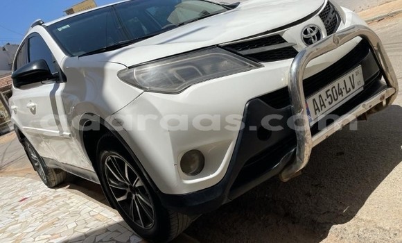 Dieundeu Occasion Toyota RAV4 White Auto in Dakar in Dakar Dieundeu Occasion Toyota RAV4 White Auto in Dakar in Dakar