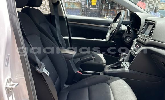 Acheter Import Voiture Hyundai Elantra Blanc à Dakar, Dakar Acheter Import Voiture Hyundai Elantra Blanc à Dakar, Dakar