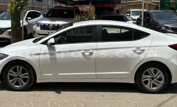 Acheter Import Voiture Hyundai Elantra Blanc à Dakar, Dakar Acheter Import Voiture Hyundai Elantra Blanc à Dakar, Dakar