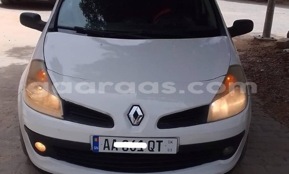 Acheter Occasion Voiture Renault Clio Blanc à Dakar, Dakar Acheter Occasion Voiture Renault Clio Blanc à Dakar, Dakar