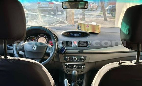 Dieundeu Occasion Renault Symbol White Auto in Dakar in Dakar Dieundeu Occasion Renault Symbol White Auto in Dakar in Dakar