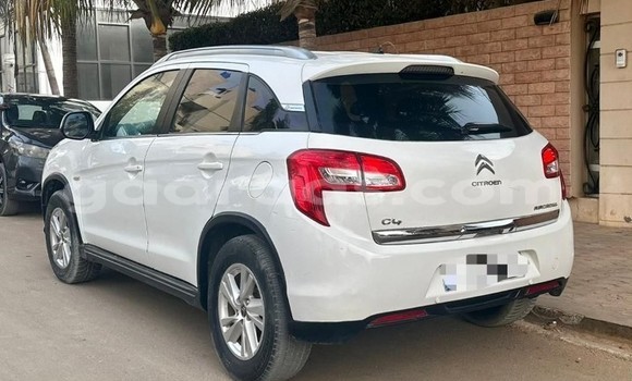 Acheter Occasion Voiture Citroen C4 Aircross Blanc à Dakar, Dakar Acheter Occasion Voiture Citroen C4 Aircross Blanc à Dakar, Dakar