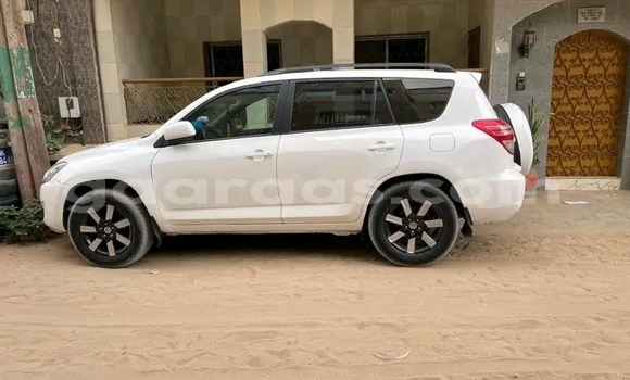 Acheter Occasion Voiture Toyota RAV4 Blanc à Dakar, Dakar Acheter Occasion Voiture Toyota RAV4 Blanc à Dakar, Dakar