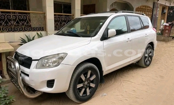 Acheter Occasion Voiture Toyota RAV4 Blanc à Dakar, Dakar Acheter Occasion Voiture Toyota RAV4 Blanc à Dakar, Dakar
