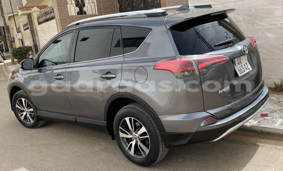 Buy Used Toyota RAV4 Silver Car in Dakar in Dakar Buy Used Toyota RAV4 Silver Car in Dakar in Dakar