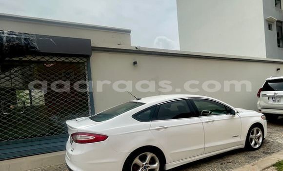 Buy Used FORD MUSTANG White Car in Dakar in Dakar