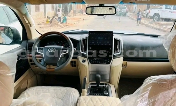 Buy Used Toyota Land Cruiser White Car in Dakar in Dakar Buy Used Toyota Land Cruiser White Car in Dakar in Dakar