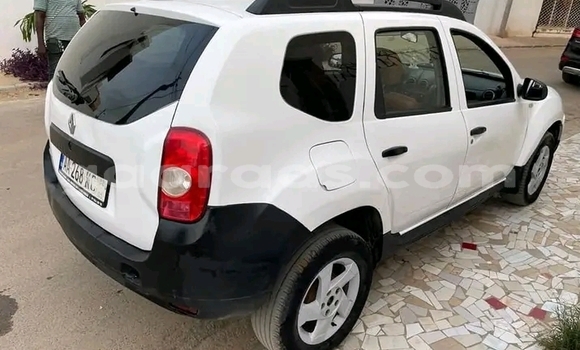 Buy Used Renault Duster White Car in Dakar in Dakar Buy Used Renault Duster White Car in Dakar in Dakar